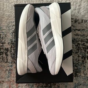 Men’s Addias Sneakers